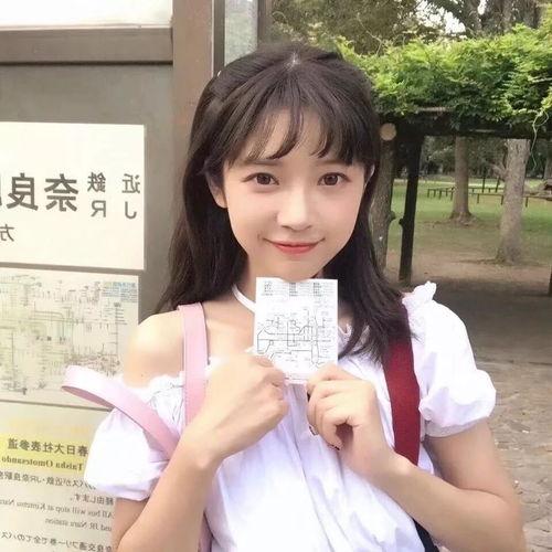 吃瓜网红照片头像可爱女,揭秘吃瓜网红的可爱女生头像之谜”